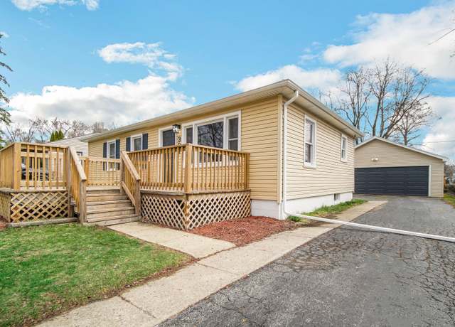 Property at 304 Church St, Crown Point, IN 46307, 3 beds, 2 baths