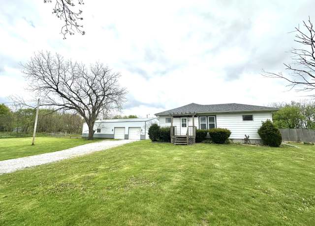 Property at 877 N 400 E, Valparaiso, IN 46383, 2 beds, 1.5 baths