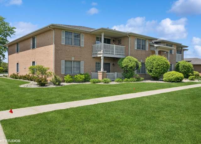 Property at 9826 Wildwood Cir Unit 1c, Munster, IN 46321, 2 beds, 2 baths