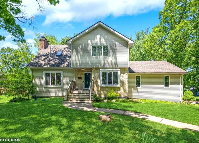 Property at 8472 Porter Pl, Crown Point, IN 46307, 4 beds, 3.5 baths