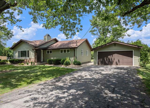 Property at 1195 77th Ave, Dyer, IN 46311, 3 beds, 2 baths