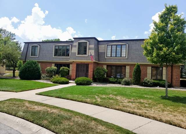 Property at 1537 Maple Pl, Schererville, IN 46375, 2 beds, 2 baths