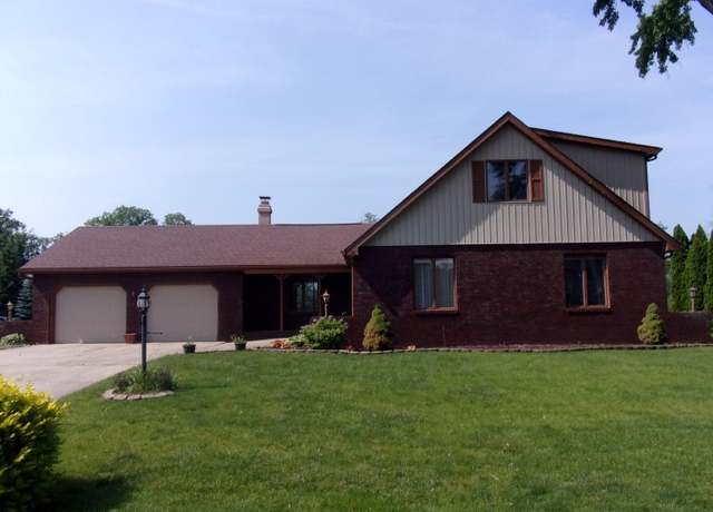 Property at 447 Scarborough Rd, Valparaiso, IN 46385, 3 beds, 2 baths