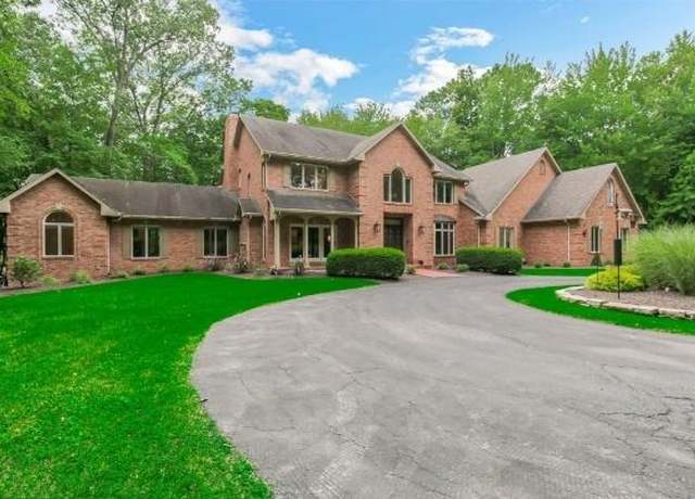 Property at 566 N 90 E, Valparaiso, IN 46383, 5 beds, 5.5 baths