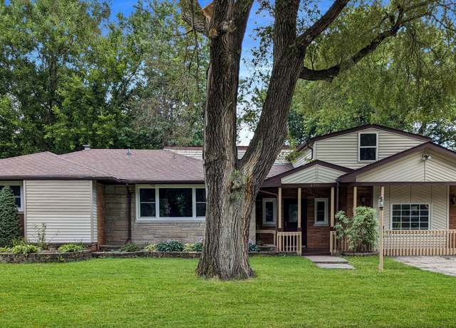Property at 6771 Jefferson St, Merrillville, IN 46410, 4 beds, 2.5 baths