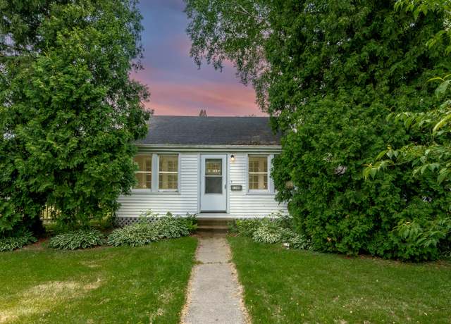 Property at 1100 Garfield St, Hobart, IN 46342, 2 beds, 1 bath