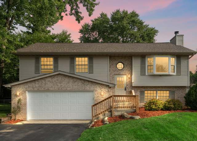 Property at 4002 Willowood Ct, Crown Point, IN 46307, 3 beds, 2.5 baths