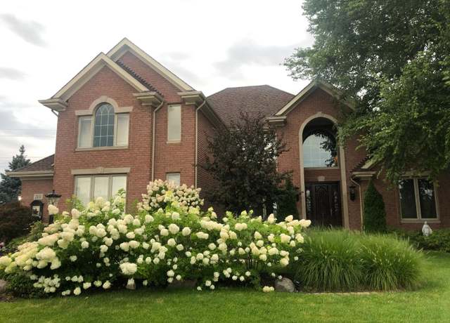 Property at 2131 White Oak Ln, Highland, IN 46322, 4 beds, 4 baths