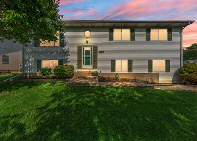 Property at 1807 Forest Ln, Crown Point, IN 46307, 4 beds, 3 baths