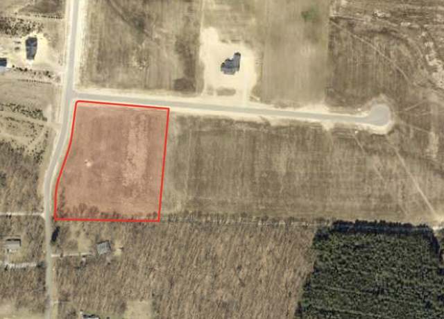 Property at 17 Grande Prairie Ct, Demotte, IN 46310
