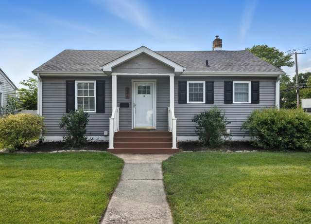 Property at 246 N Lindberg St, Griffith, IN 46319, 2 beds, 2 baths