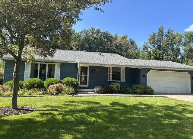 Property at 637 Gatewood Dr, Lowell, IN 46356, 3 beds, 2 baths