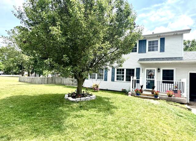 Property at 1006 W 21st St, La Porte, IN 46350, 3 beds, 2.5 baths