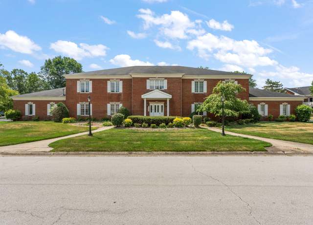 Property at 18 Gleneagles Dr, Schererville, IN 46375, 2 beds, 2 baths