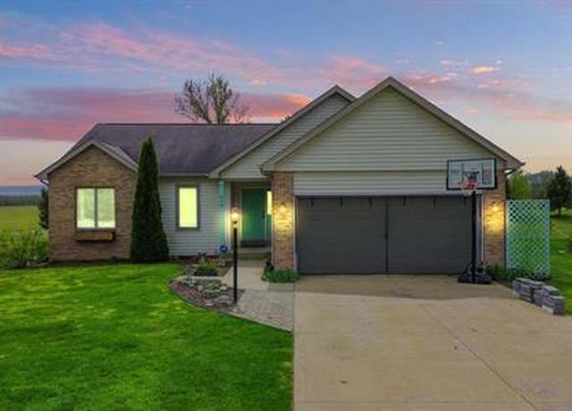 Property at 612 E Dunn Rd, New Carlisle, IN 46552, 3 beds, 2 baths