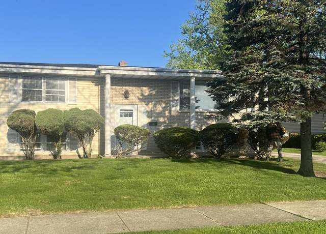 Property at 10020 4th St, Highland, IN 46322, 4 beds, 2 baths