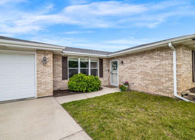 Property at 508 Fir Ct NW, Demotte, IN 46310, 3 beds, 2 baths