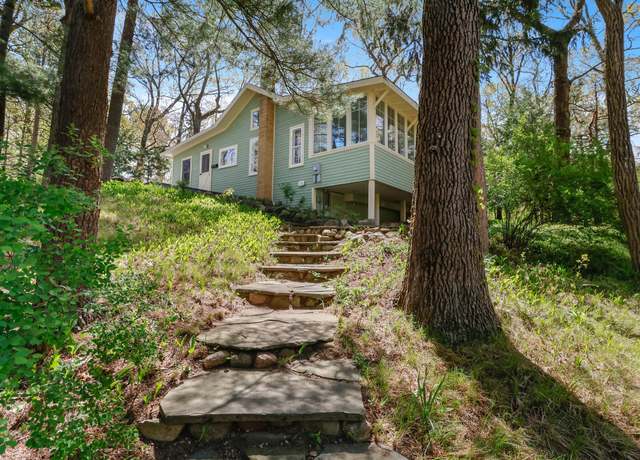 Property at 5 S Coronada Ave, Beverly Shores, IN 46301, 2 beds, 1 bath
