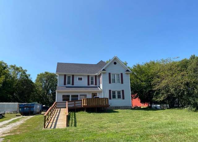 Property at 817 Yellowstone Rd, Valparaiso, IN 46385, 4 beds, 2 baths
