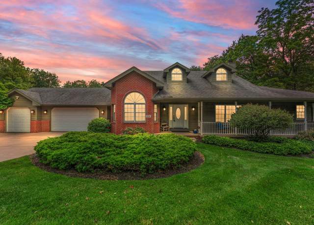 Property at 556 Shatz Dr N, Valparaiso, IN 46385, 5 beds, 3.5 baths