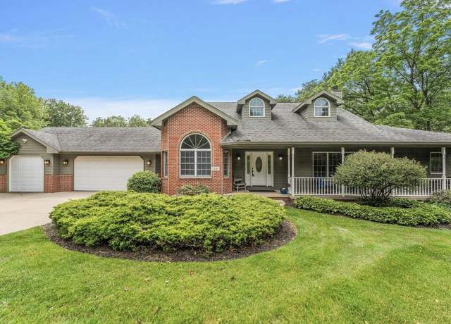 Property at 556 Shatz Dr N, Valparaiso, IN 46385, 5 beds, 3.5 baths