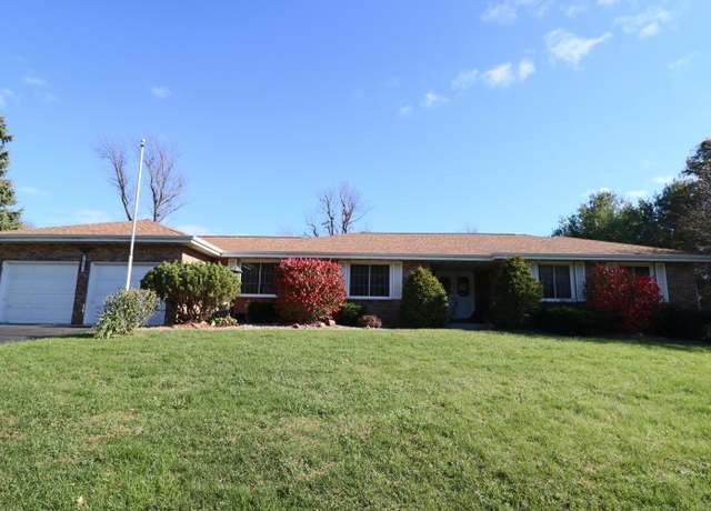 Property at 625 Deer Meadow Trl, Valparaiso, IN 46385, 3 beds, 2.5 baths