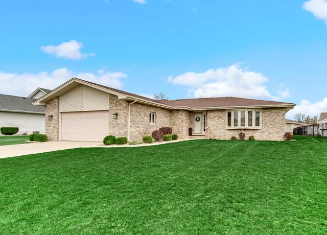Property at 881 Robin Ct, Dyer, IN 46311, 3 beds, 2 baths