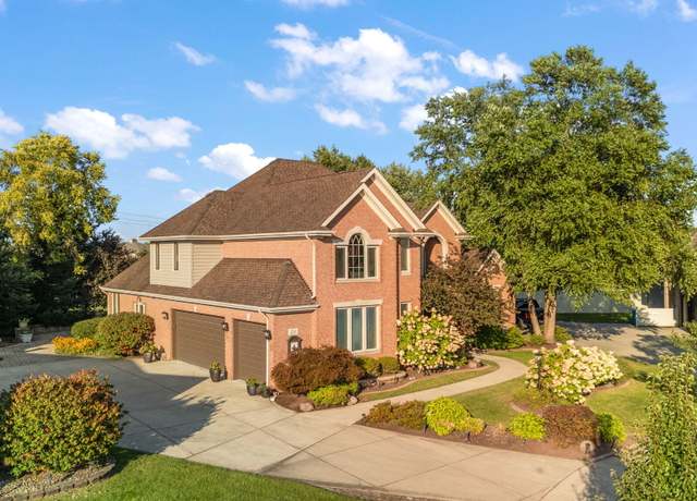 Property at 2131 White Oak Ln, Highland, IN 46322, 4 beds, 4.5 baths