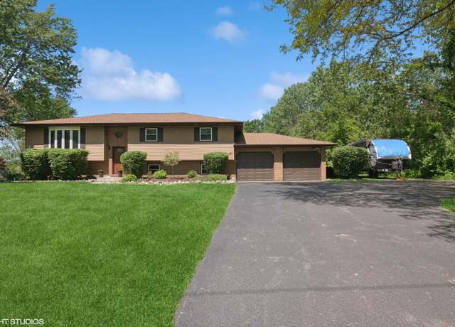 Property at 387 E Tratebas Rd, Valparaiso, IN 46383, 4 beds, 3 baths