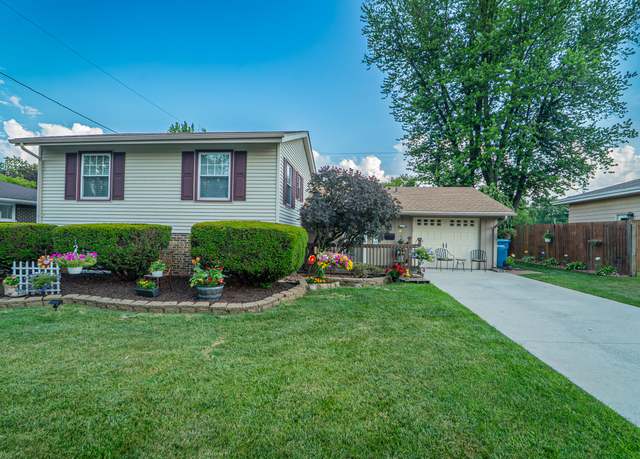Property at 125 Minter Dr, Griffith, IN 46319, 3 beds, 1.5 baths