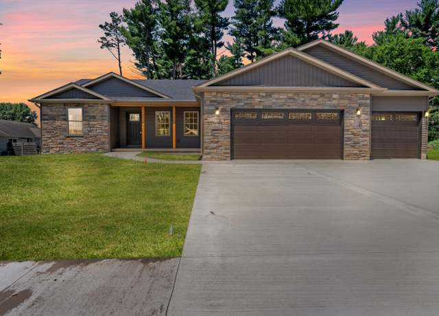 Property at 1622 Elderberry St SE, Demotte, IN 46310, 3 beds, 2.5 baths