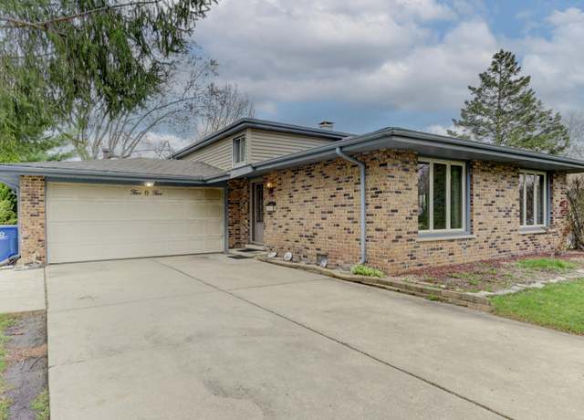 Property at 505 Osage Dr, Dyer, IN 46311, 3 beds, 2 baths