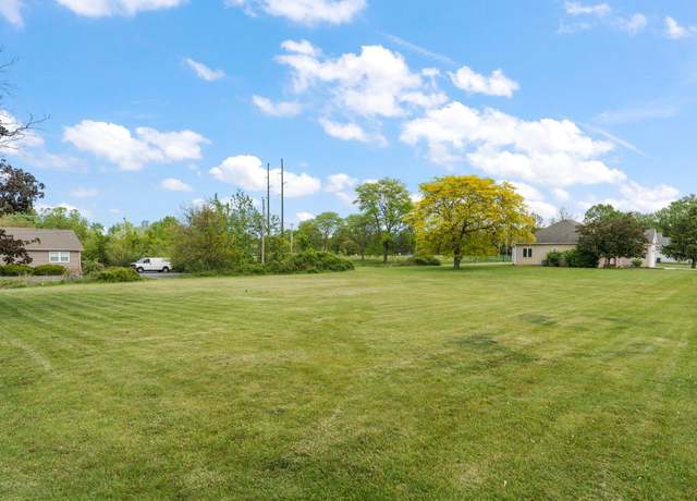 Property at 256 Pineview Ln, Valparaiso, IN 46383