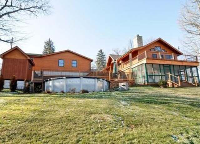 Property at 657 S Lakeview Dr, Lowell, IN 46356, 3 beds, 3 baths