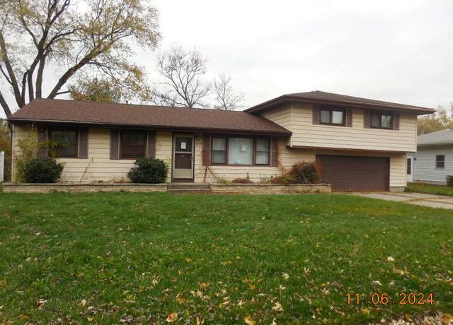 Property at 5834 Springfield Ave, Portage, IN 46368, 3 beds, 2 baths