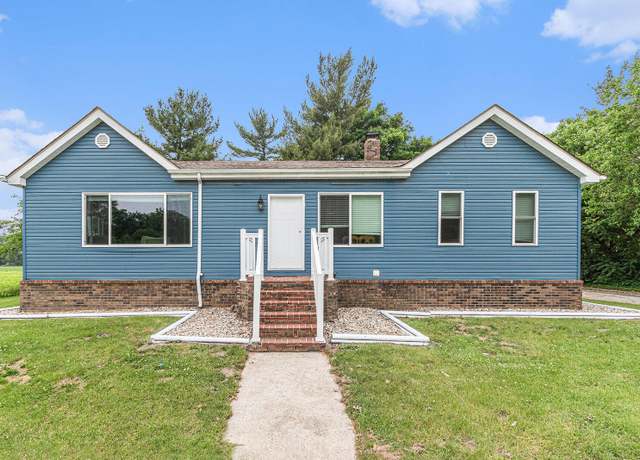 Property at 615 N Main St, Kouts, IN 46347, 3 beds, 1 bath