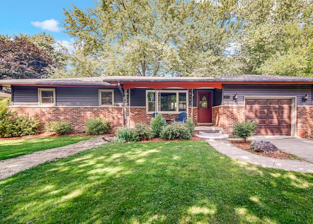 Property at 203 Cherokee Dr, Lowell, IN 46356, 3 beds, 1.5 baths