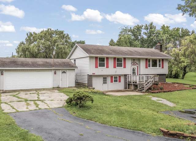 Property at 13501 80th Ave, Dyer, IN 46311, 3 beds, 1.5 baths