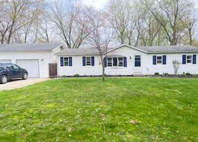 Property at 10573 N 274 E, Demotte, IN 46310, 3 beds, 2 baths
