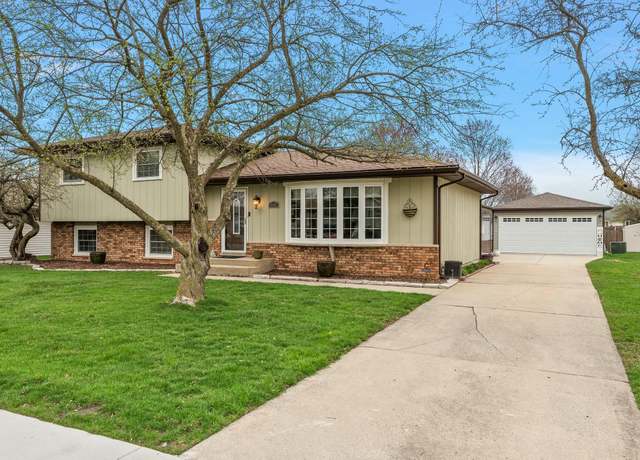 Property at 1349 Cozy Ln, Dyer, IN 46311, 3 beds, 2 baths