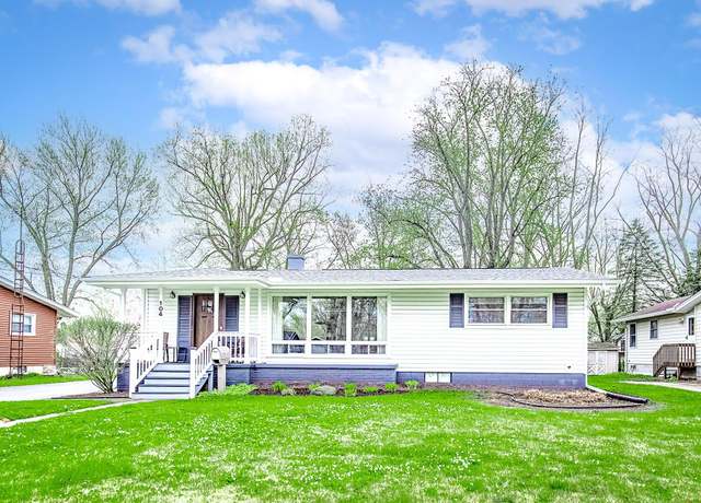 Property at 104 Glendale Blvd, Valparaiso, IN 46383, 3 beds, 2 baths
