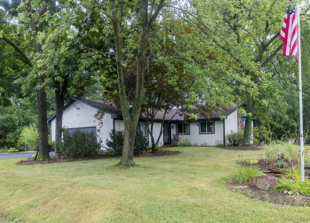 Property at 4270 Park Pl, Crown Point, IN 46307, 3 beds, 2 baths