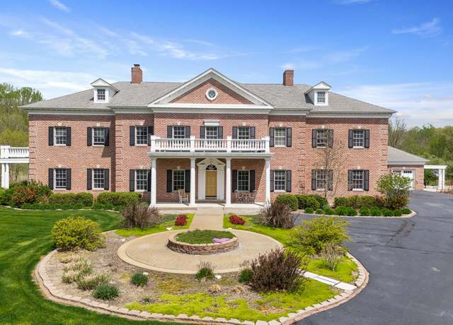 Property at 371 St Andre Dr, Valparaiso, IN 46383, 6 beds, 7.5 baths