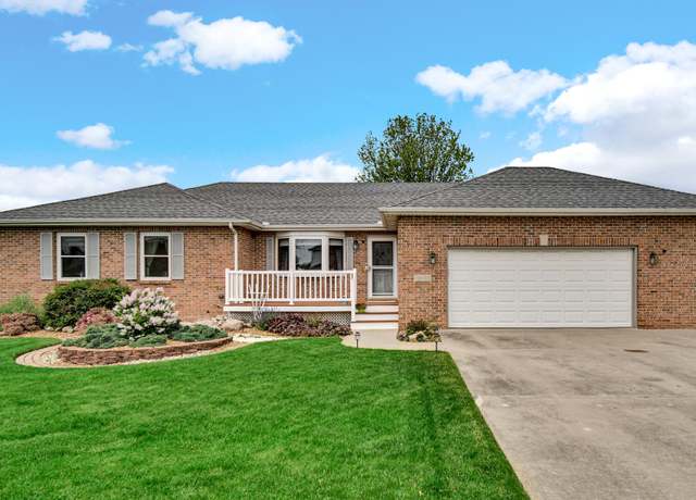 Property at 564 Fox Burrow Ct, Valparaiso, IN 46385, 3 beds, 2.5 baths