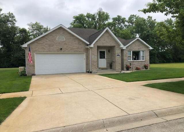 Property at 413 11th Cir SE, Demotte, IN 46310, 2 beds, 2 baths