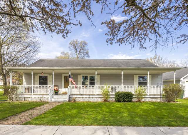 Property at 1040 E Elm St, Griffith, IN 46319, 3 beds, 2 baths