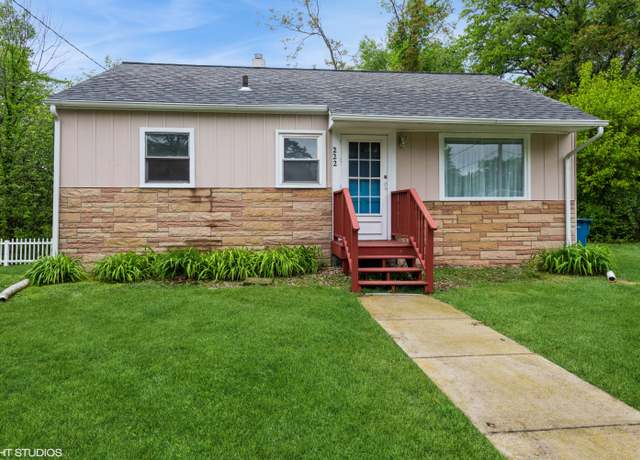 Property at 222 Chief Cir, Chesterton, IN 46304, 3 beds, 1 bath