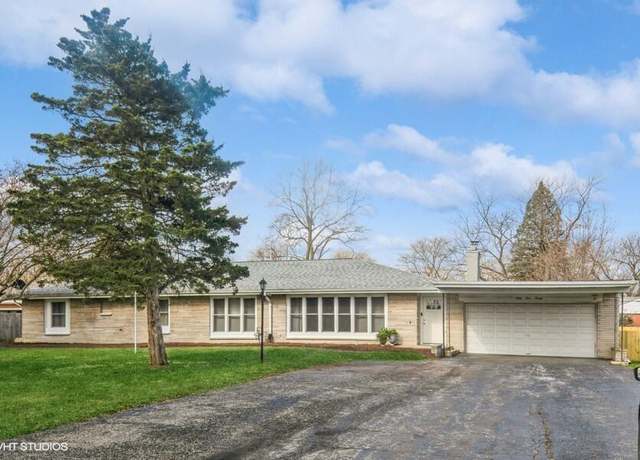 Property at 6420 Arthur St, Merrillville, IN 46410, 3 beds, 2.5 baths