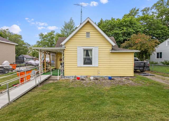 Property at 304 N Davis St, Wolcott, IN 47995, 2 beds, 1 bath