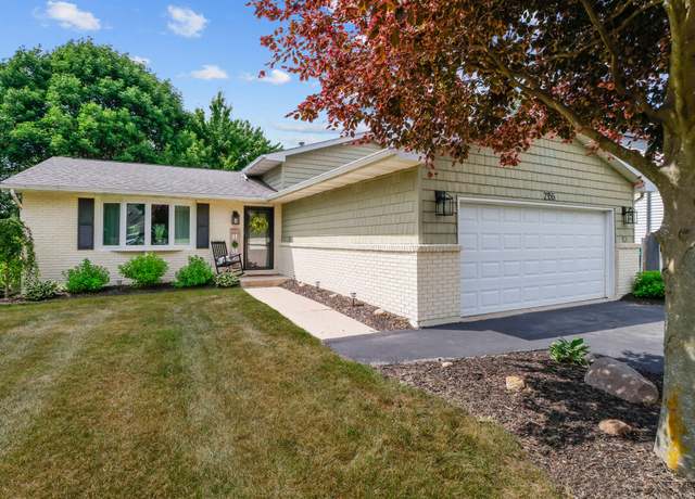Property at 2155 Greenvalley Dr, Crown Point, IN 46307, 3 beds, 3 baths